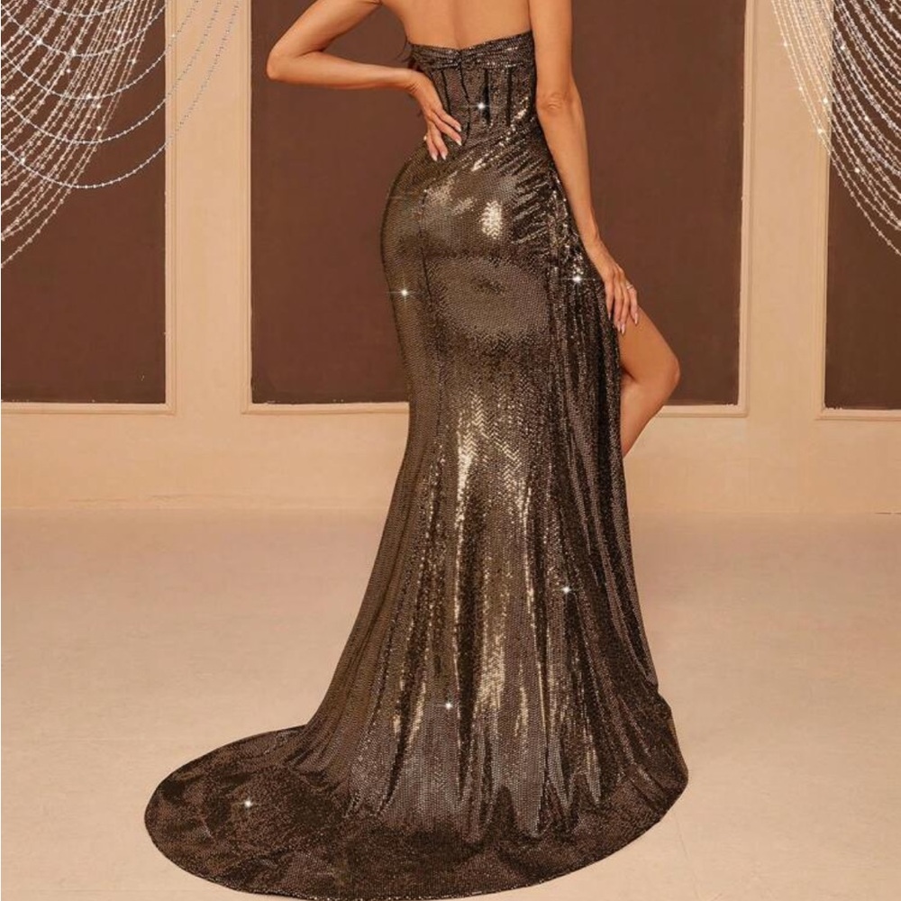 Belle Split Thigh Sequin Formal Dress - Picture 3 of 3